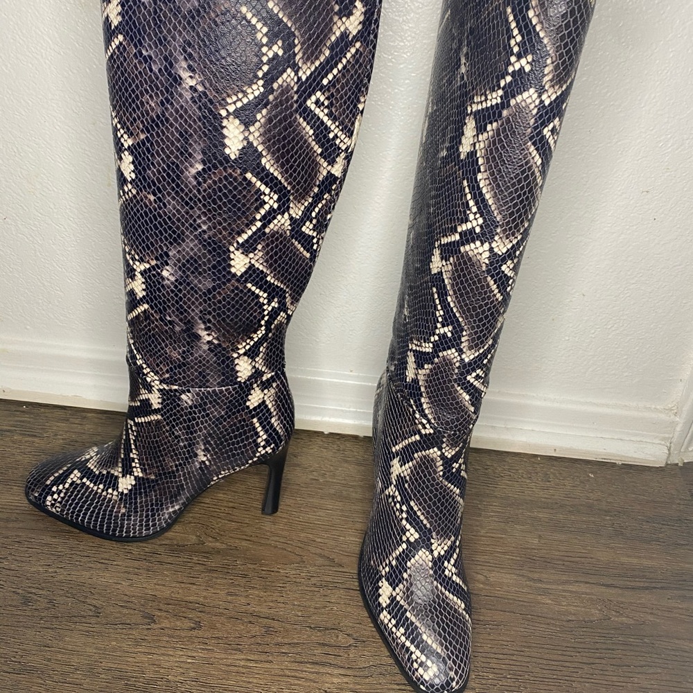 Sigerson Morrison Snakeskin Women’s Boots